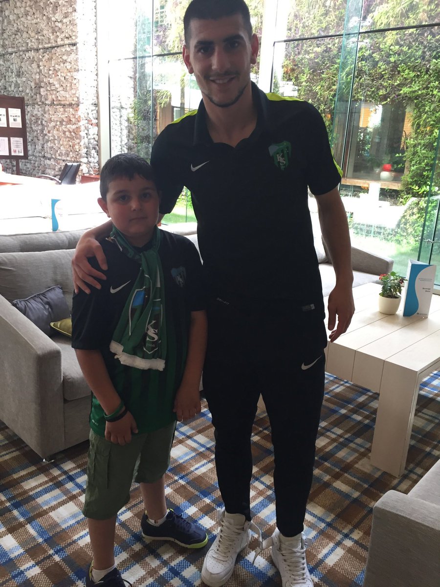 UzelPoyraz's tweet photo. @burakzbakr3 Abimmm 💚🖤🏆 https://t.co/jPGr4LYT8c