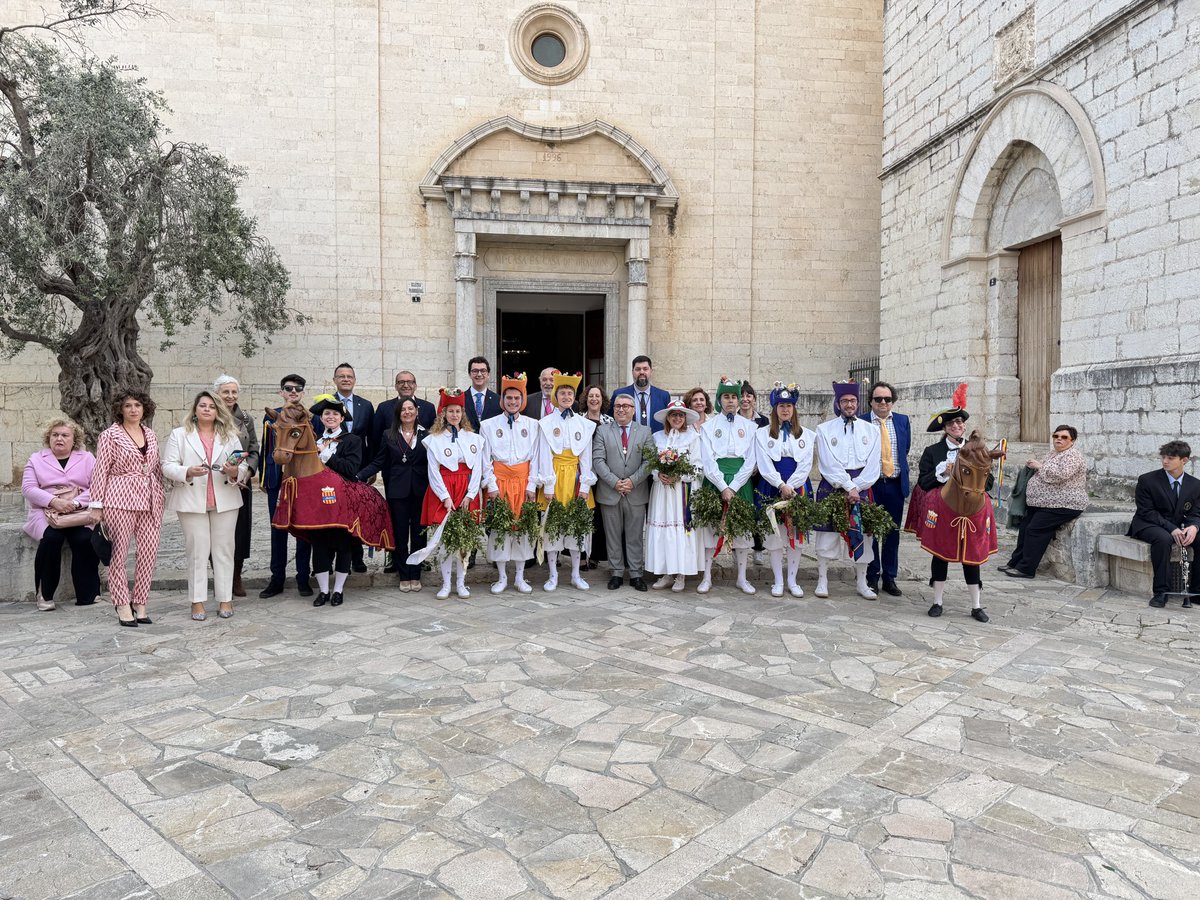Processó de l’Encontre i Missa de la Resurrecció del Senyor.

Bon dia de Pasqua a tots i totes🕊️