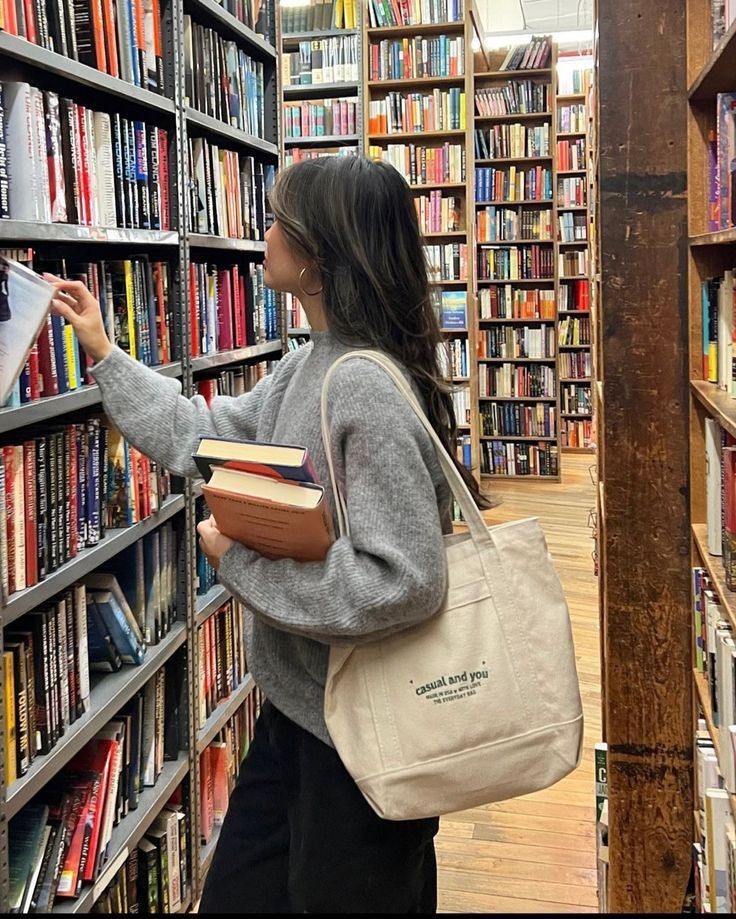 livleyluv_'s tweet photo. pov : you're as a college student *｡･+🖊🎒･｡*+💻📖˚｡⋆

an interactive polling thread 📚 https://t.co/oNuGo1wE4X