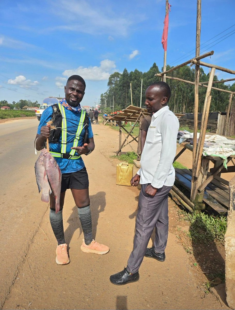Mwembu_Mwembu's tweet photo. Yesterday was a real brutal. Running from Kla to masaka, over 15hrs on the road from midnight to 4pm, 130km distance covered on a busy road during festival days!.., all was good until I hit Lwera with no hydration, muscle pulls and alot changed but managed to make it to masaka. https://t.co/cY3UiZRI65