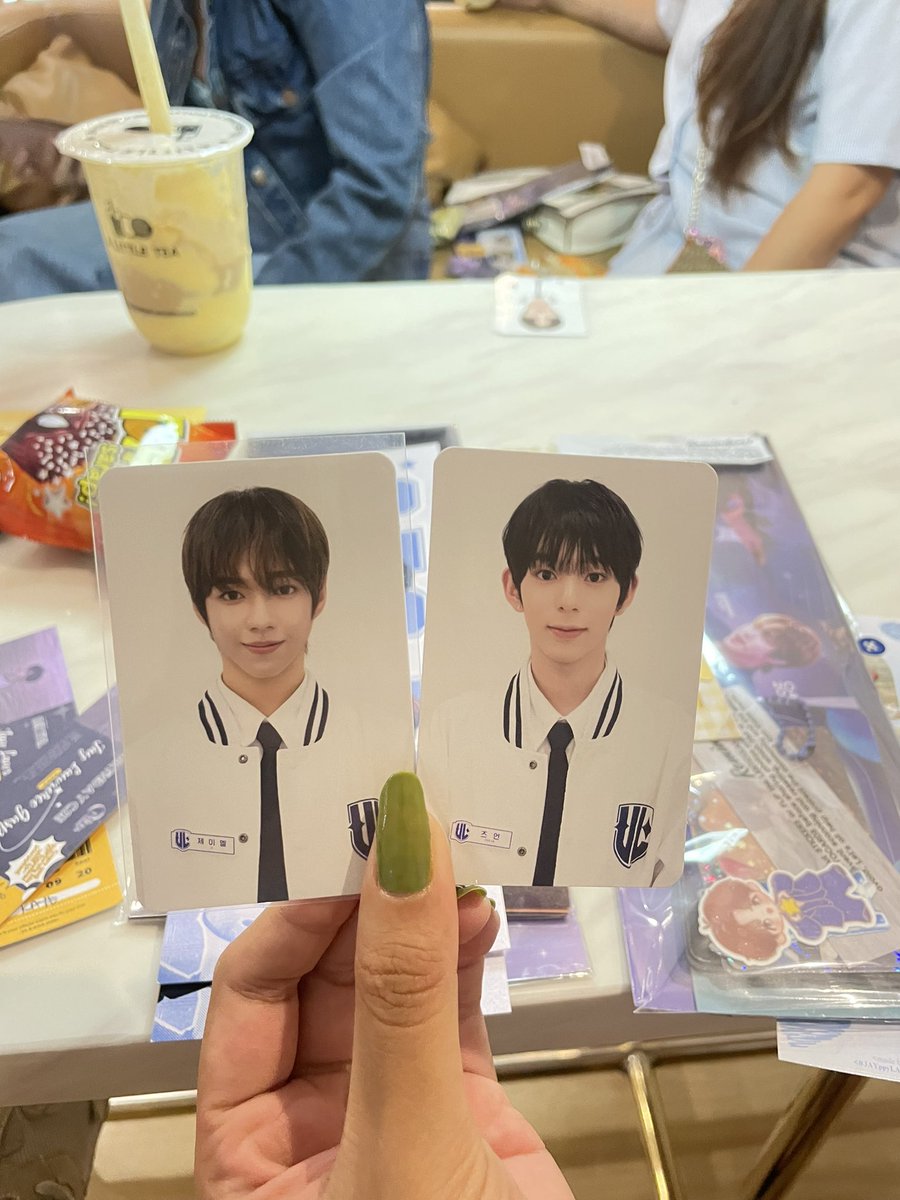 kiel_sup's tweet photo. Thank you @jlgasparcebu for the prize!!! My chihjay hearttt huhuhu

#COTU_CEBU 
JL 21on21
#CenterJL https://t.co/r4QDURNjCB