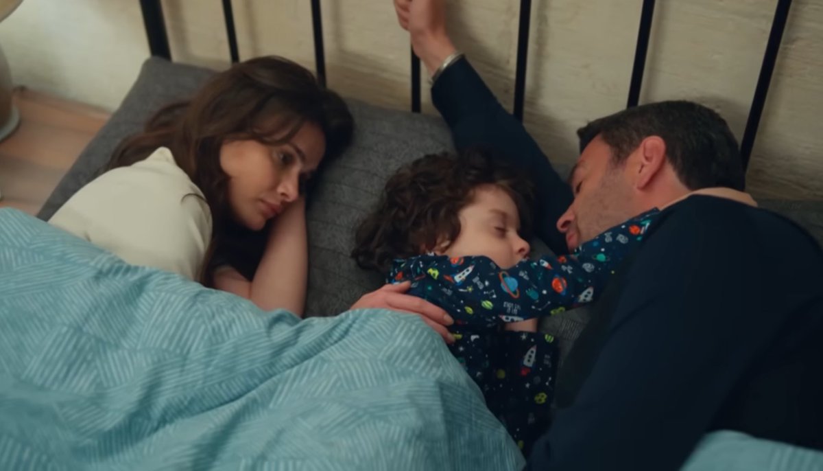 Sahne sanatları estetikten yoksun yazılamaz, çekilemez! 
Stadyum ışığı ile gece uykusu uyunmaz! Kotla uyunmaz! Yakın plan 0.5x yakından çekilmez baş boyu, govde boyu, bel boyu vardır. 
Detay çekimler 5x uzaktan çekilmez. Kaliteli effectler kullanılarak sahne zenginleştirilebilir.