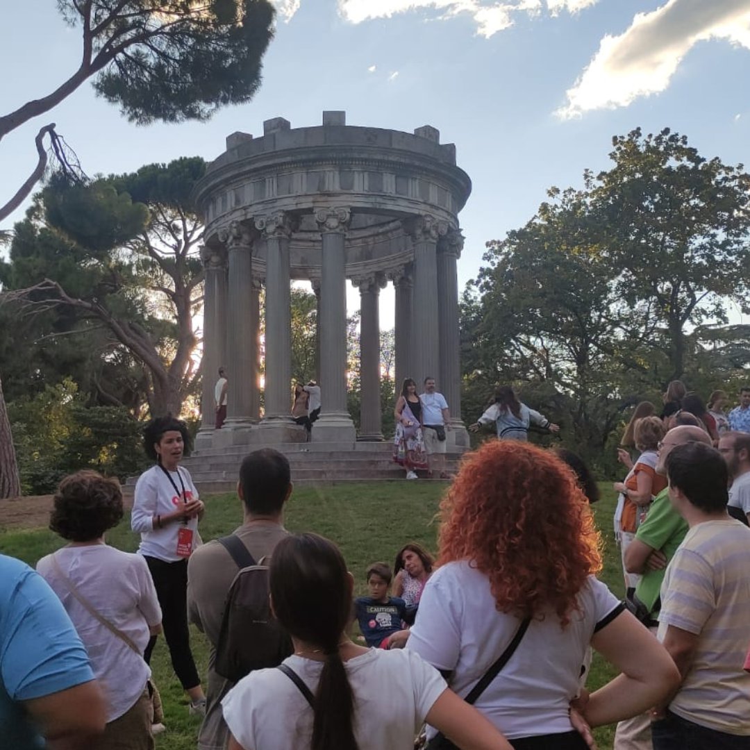 🌟Creado por los Duques de Osuna, El Capricho está concebido como un jardín inglés. Le dan nombre los numerosos caprichos de la Duquesa que hoy hacen este parque tan especial: esculturas, edificios, fuentes... #OpenHouseMadrid #arquitecturamadrid #festivalarquitectura <a href="/MADRID/">Ayuntamiento Madrid</a>