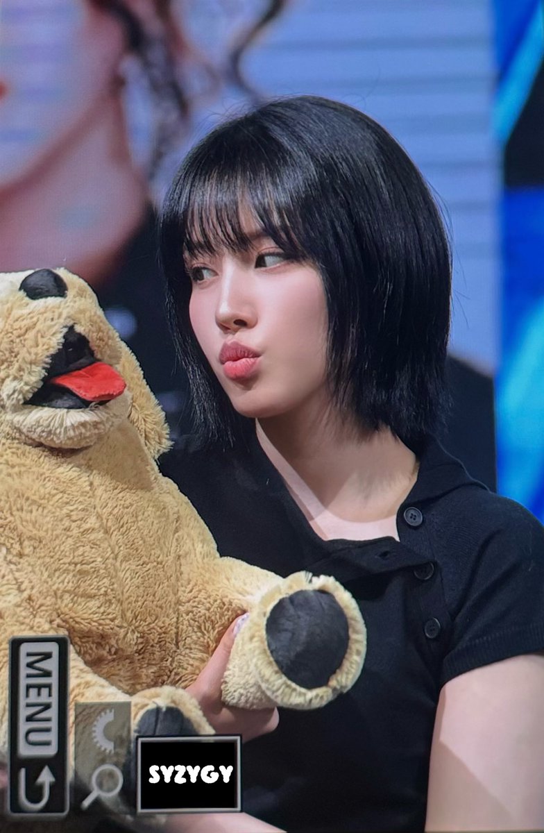 250420

🐶

#스테이씨 #STAYC #윤 #Yoon #자윤 #심자윤 #ユン