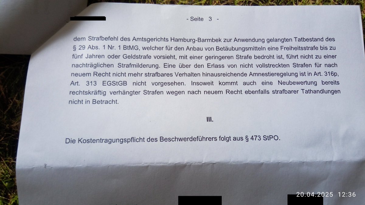 RebootsNairolf's tweet photo. Frohes Fest euch Blütenfreunden/innen!

Ich hab leider bis heute gewartet um "den Brief" zu öffnen (kam gestern) 

Es geht hier immer noch um "vier Pflanzen mit einem Gesamtgewicht von 4,8g"! 

Also vorsichtig sein, Stecklinge sind wohl "Pflanzen"!
Kennt wer günstig guten Anwalt? https://t.co/0kWXCJ9nmf
