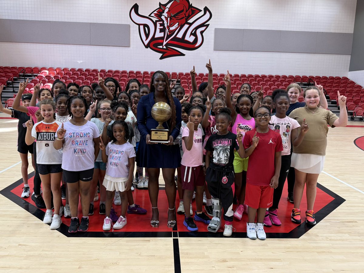 Jabria Lindsey (@jabrialindsey) on Twitter photo SHOUT OUT TO MY VILLAGE for voting me as your Player of the Year with 75% (7, 340) of the votes‼️Small city, BIG voice📢 I put on for my city and they put on for me‼️#FanFavorite @aldotcomnews @ahsaasports @oanewssports @citizenofeastalabama @sportsvisionstv <a href="/CentralPCWBB/">Central PC WBB</a> SHOUT OUT TO MY VILLAGE for voting me as your Player of the Year with 75% (7, 340) of the votes‼️Small city, BIG voice📢 I put on for my city and they put on for me‼️#FanFavorite @aldotcomnews @ahsaasports @oanewssports @citizenofeastalabama @sportsvisionstv <a href="/CentralPCWBB/">Central PC WBB</a>