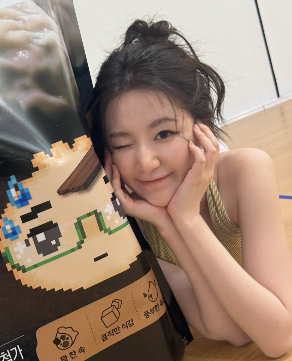 Hai dunia… sibuk banget kayanya, liat aku dulu boleh?