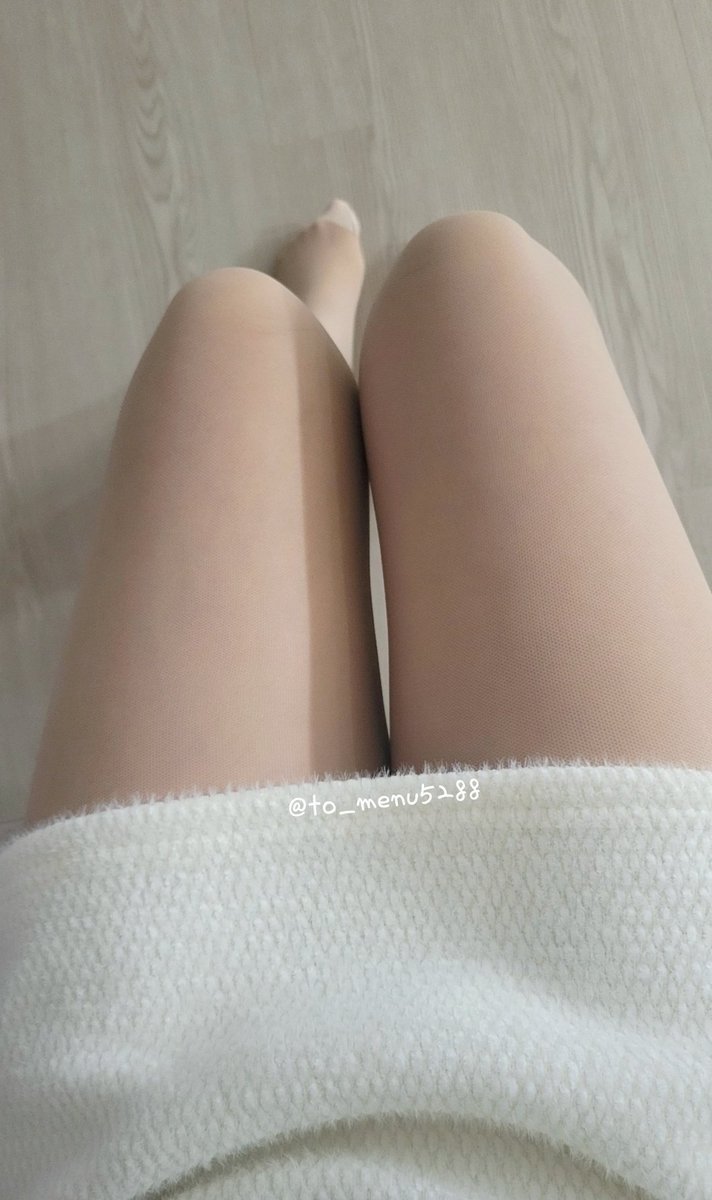 현실에서는 쳐다도 못보는
우월한 제이랑 1:1 카톡하면서
호구짓 당해보고 싶어?

그럼 돈들고 쳐기어와ㅋ

#페티쉬 #핀돔 #상납 #핀섭 #비서페티쉬 #자지갑