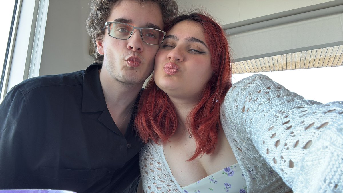 vampkvs's tweet photo. yalls favourite couple is wishing u happy easter ! https://t.co/U4KGO2Nlsx