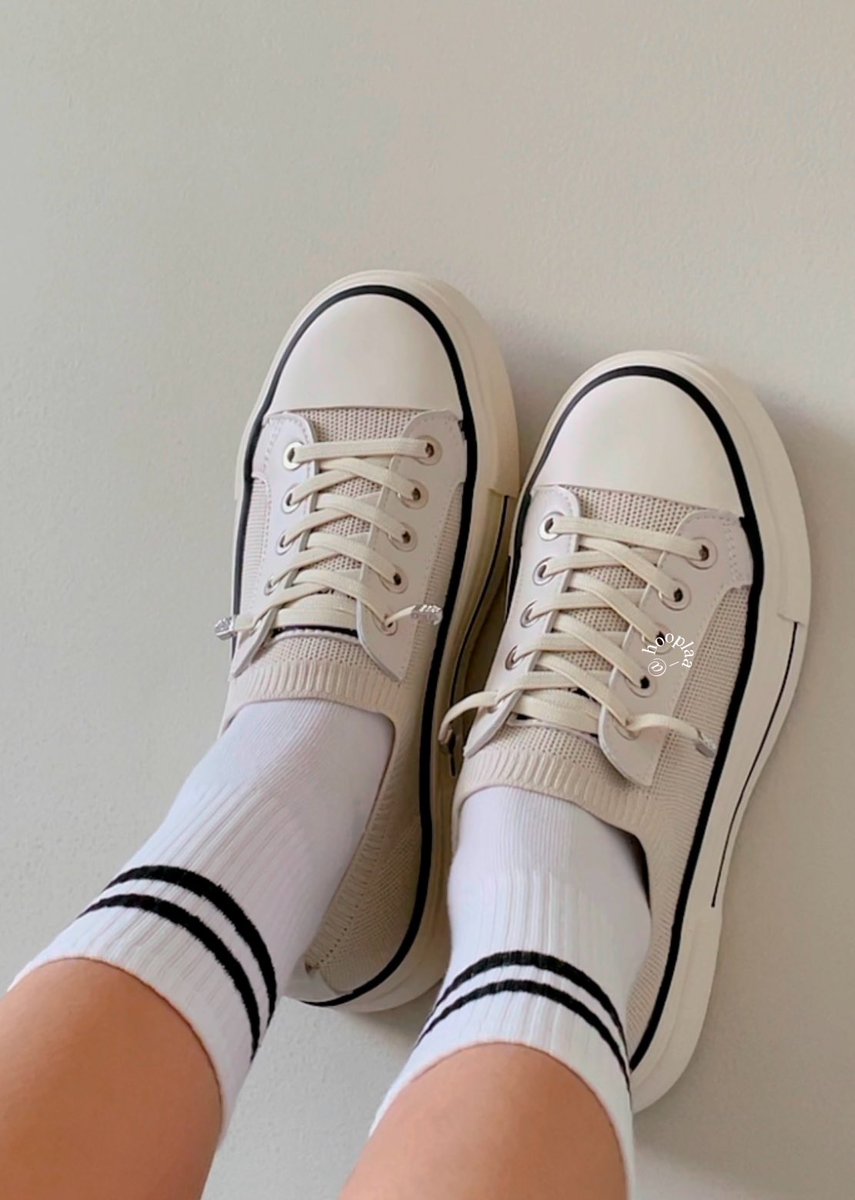 hooplaa_'s tweet photo. mau spill beberapa toko online tempat gw beli sneakers cakep harga murce start 100rban >>

mostly enak dipake daily, bisa dipake olahraga jg👌🏼 https://t.co/vo2QhoFnso