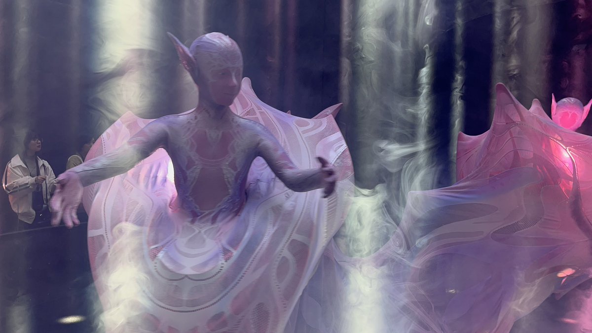 いのちの未来のパビリオン内がいい香りでずっと癒されてた、出口で香水