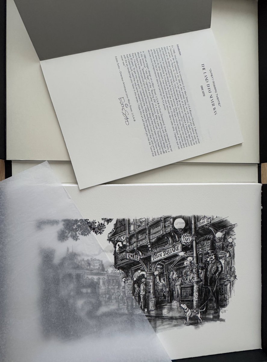 Bon, j’ai craqué pour les concepts d’Eddie Sotto en édition limitée… 🫣
Pour ceux que ça intéresse, elles sont disponibles dans la nouvelle boutique « DÉCO by Disney »