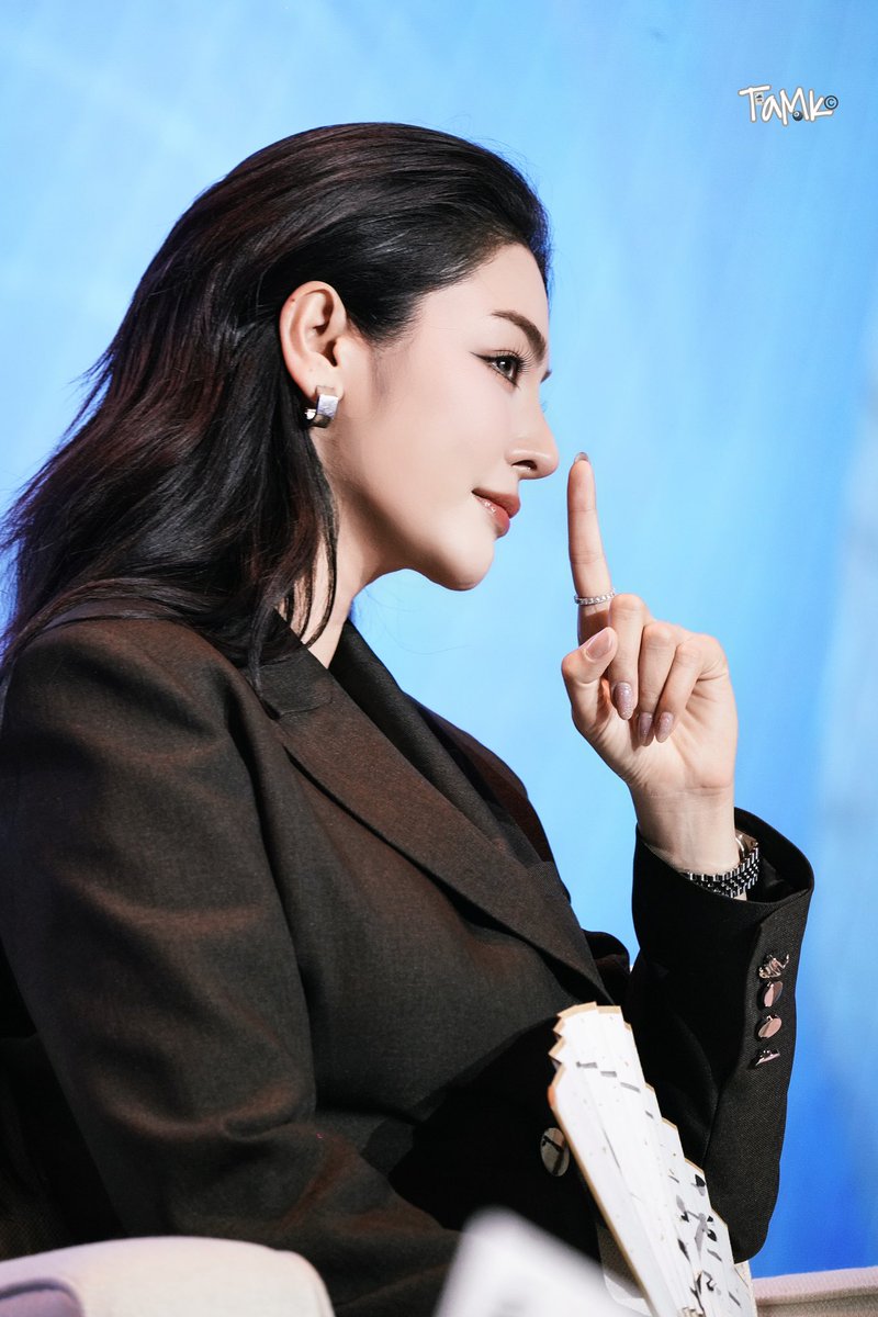 januaryedits's tweet photo. Mafia Faye Peraya Malisorn when? 😩🔥

FAYE IN NANNING DAY2
#PerayaFMinNanningD2 https://t.co/DG4eKOvXQ8