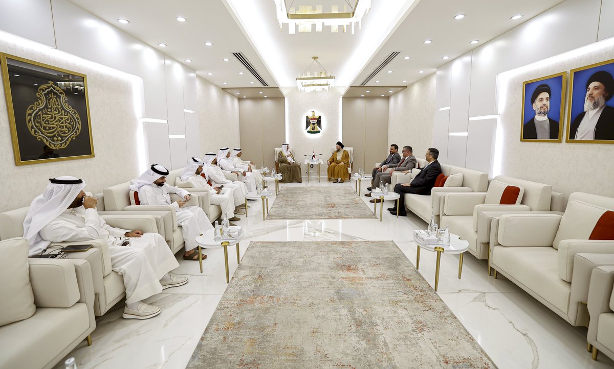 التقينا وفدا من مجلس الأمة الكويتي السابق برئاسة الشيخ فهد فلاح بن جامع، واستعرضنا تطورات العلاقات البينية بين العراق والكويت، وشددنا على تعزيزها وتطويرها بما يخدم مصالح البلدين والشعبين الشقيقين، كما بيّنا اعتزازنا بكل الوفود التي تزور العراق، وجددنا الإشارة إلى أن العراق يعيش