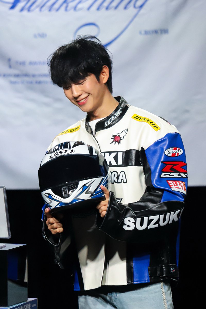 sfaoifnc's tweet photo. 250420 시그팬싸🏍️
#정해인 #JungHaeIn #チョンヘイン https://t.co/HTvUAN4Eya