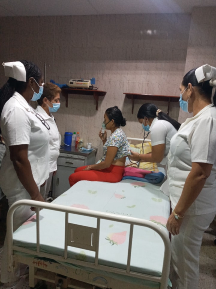 MaribelEst52318's tweet photo. Cuba siempre solidaria en la Colaboración Médica en diferentes países del mundo .Realiza funciones asistenciales en Venezuela,  la Licenciada en Enfermería  Elsa Cambell Celestino #CubaEsSalud#HolguinSi https://t.co/R938icQOzS