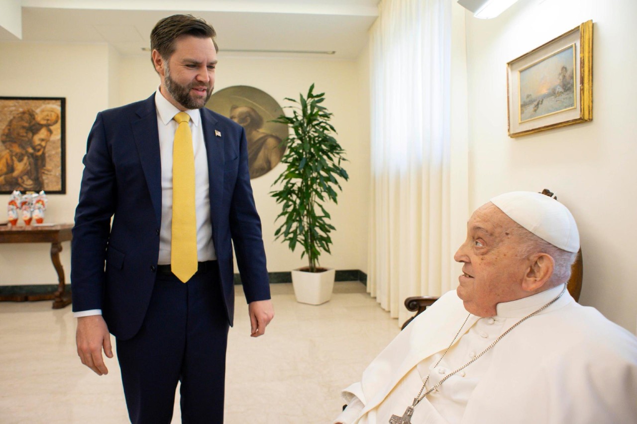El Papa y Vance