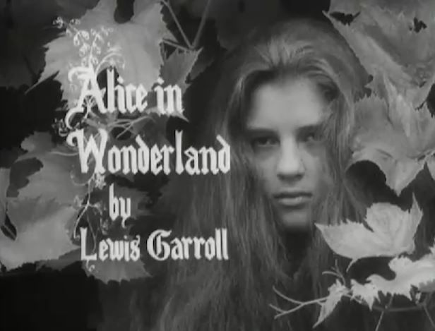 TalkingPicsTV's tweet image. Ready to fall down the rabbit hole with Alice?

⭐ Premiere: ALICE IN WONDERLAND (1966) 2:10pm

A star-studded adaptation directed by #JonathanMiller and featuring #WilfridBrambell #PeterCook #PeterSellers #JohnGielgud and many more! #TPTVsubtitles
