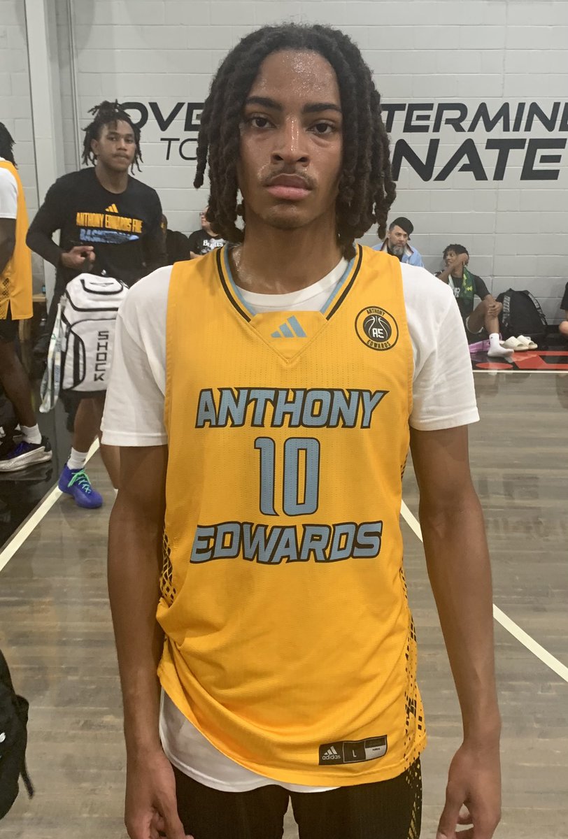 On the Radar Hoops Events (@otrhoops) on Twitter photo ‘26 Jerrin Samuel (<a href="/jerrin_samuel/">Jerrin Samuel</a>) is a tough combo guard that impacts the game on both ends of the floor. Offensively he can create shots for himself and for teammates. Defensively, his length primes him to be a force on the perimeter.
📌 <a href="/AE5Basketball/">Anthony Edwards Five 3SSB</a> ‘26 Jerrin Samuel (<a href="/jerrin_samuel/">Jerrin Samuel</a>) is a tough combo guard that impacts the game on both ends of the floor. Offensively he can create shots for himself and for teammates. Defensively, his length primes him to be a force on the perimeter.
📌 <a href="/AE5Basketball/">Anthony Edwards Five 3SSB</a>