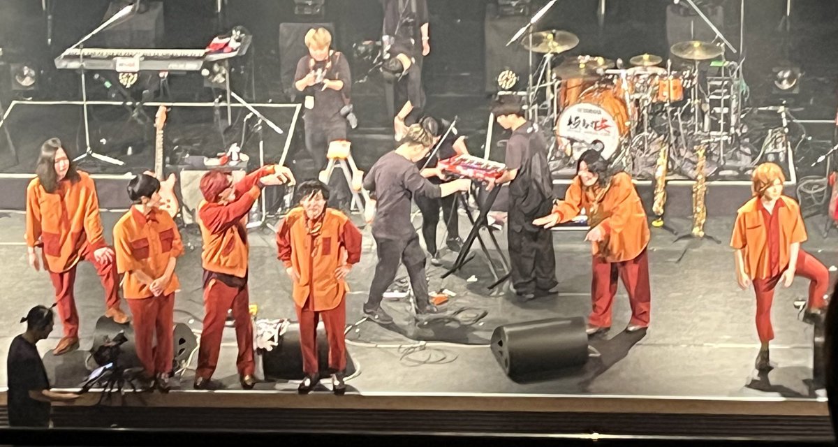 kuroronnu's tweet photo. 昨日はウルトラ寿司ふぁいやーのライブを見に行きました🍣✨

最初から最後までずっとずっと楽しかったー！
時間があっという間でした！

好きな曲たくさん聴けて嬉しかったな(｀・ω・´)
最高の時間でした！

#ウルトラ寿司ふぁいやー https://t.co/wBhW8oQ0XS