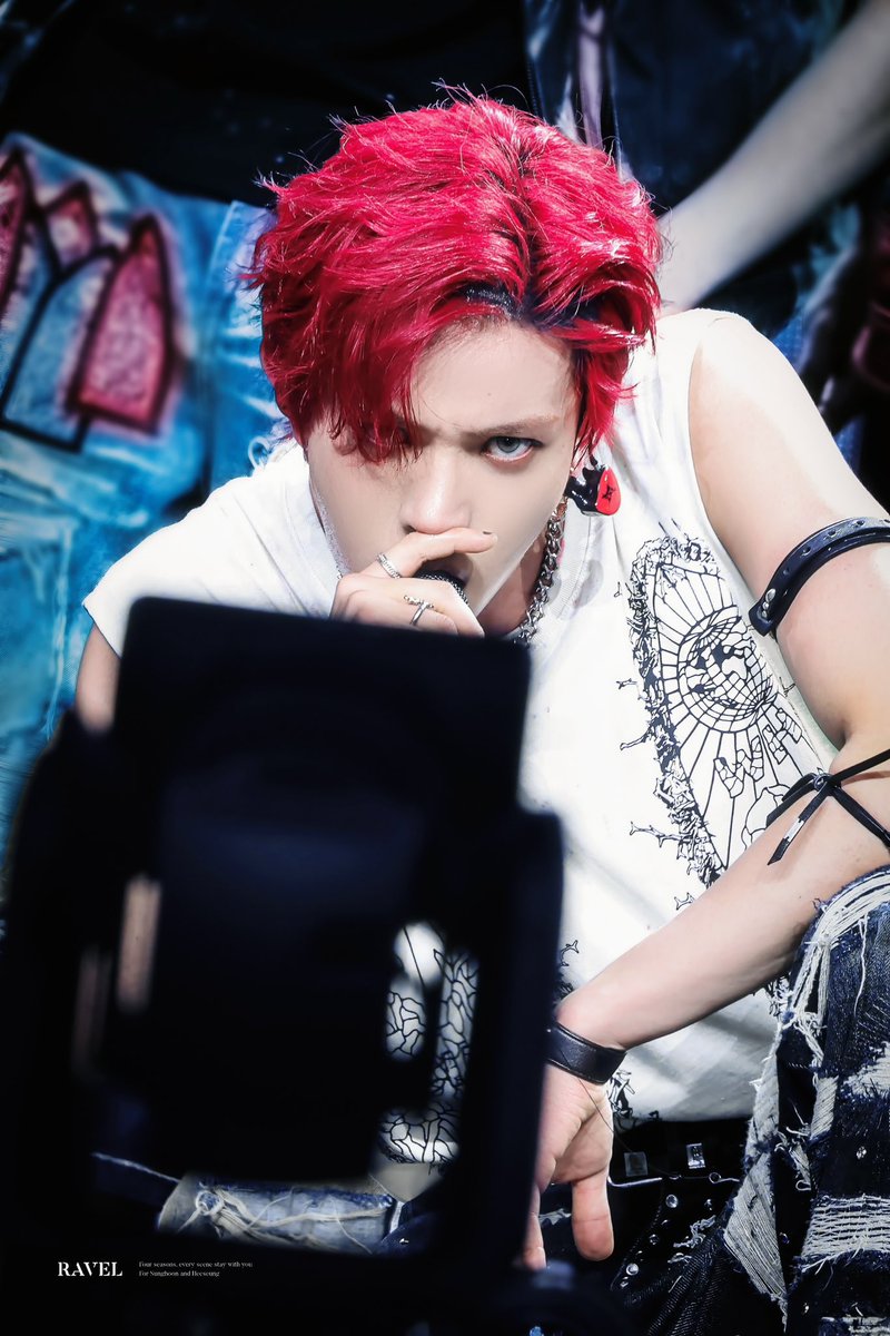 heejekbot's tweet photo. the guy in red leather jacket &amp; his red hair guy ❤️ https://t.co/6IeR9QXRCi