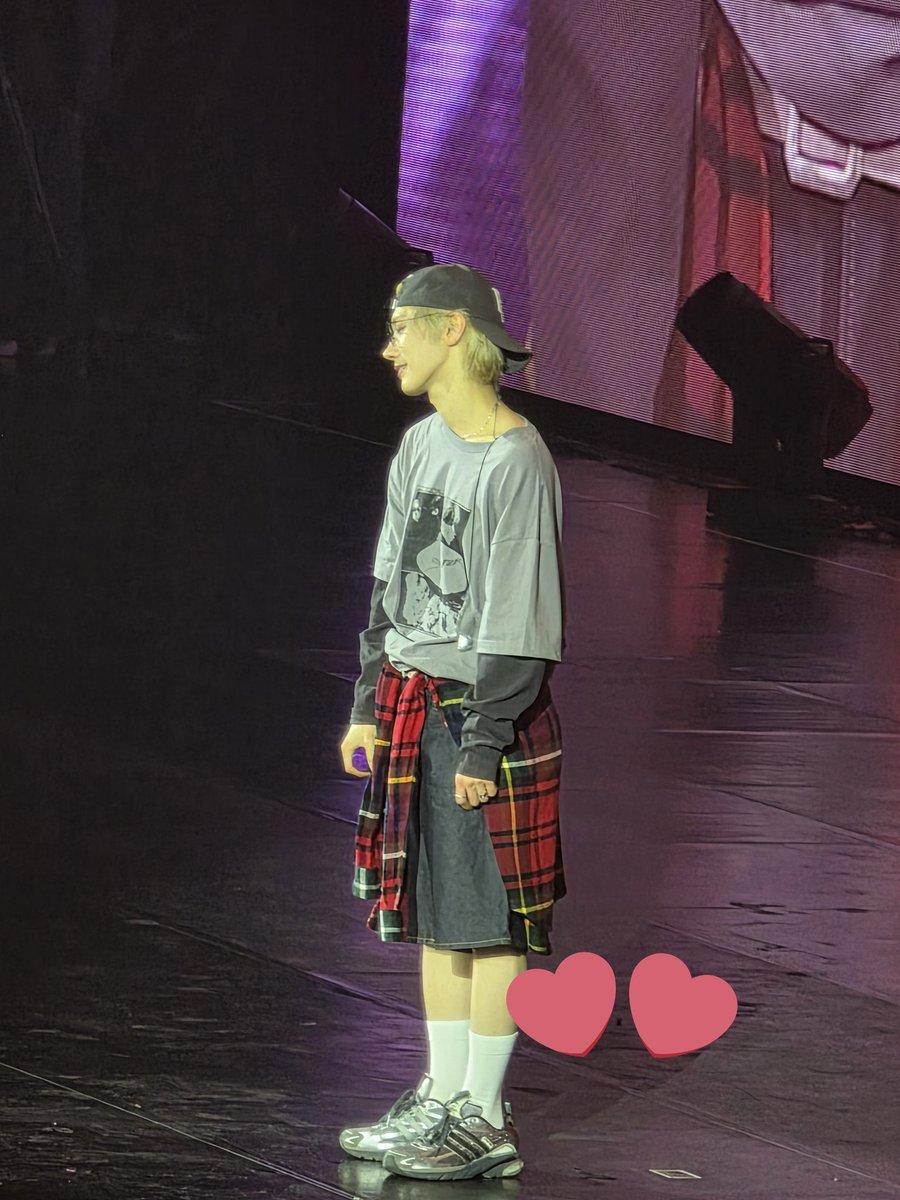 a_aqwc's tweet photo. พบคนจ๋อง พูดไทยไม่ถูกสักที 55555 #TENCONCERT1001BKK_DAY2 https://t.co/vObOkZPO0F