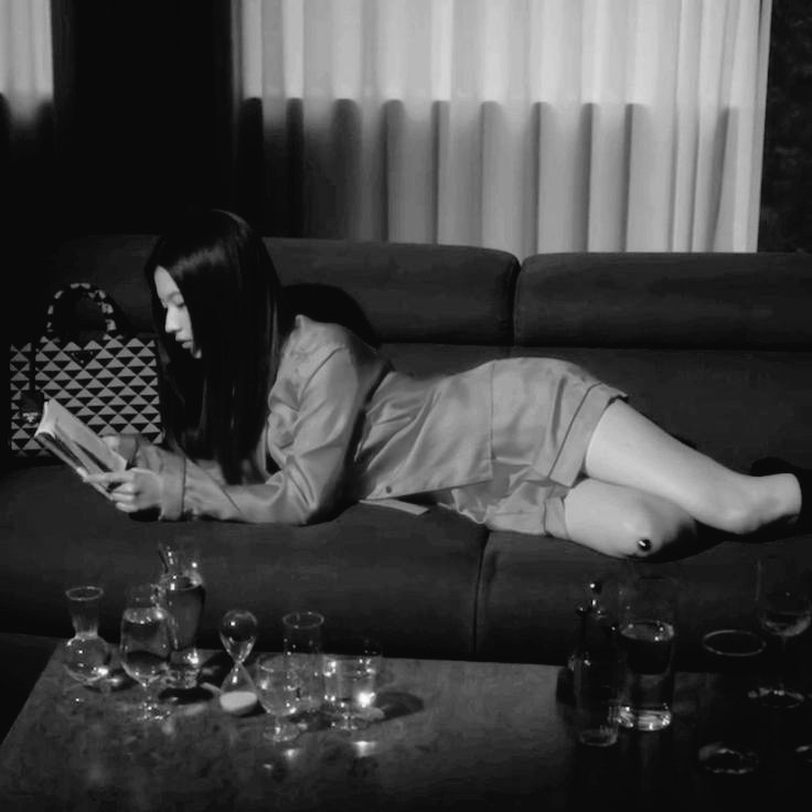 Rainedesvouz's tweet photo. I could be that woman who spends countless hours slaving away in the name of capitalism, navigating complicated matters and listening to nonsense in clever disguises. But at the end of the day, I return to who I truly am—his woman, his baby, his everything, all at once. https://t.co/eO8cAP5XFn
