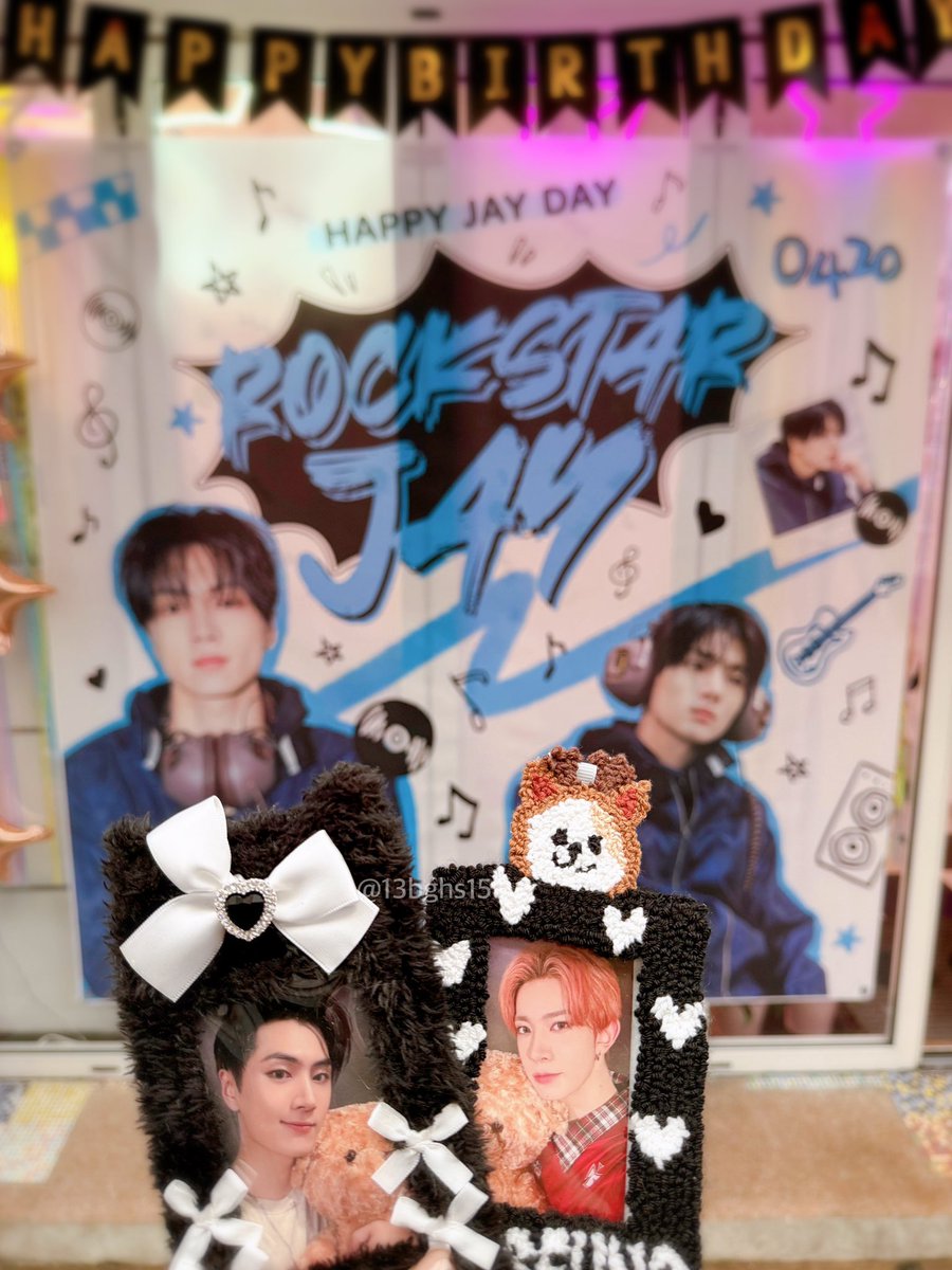 13bghs15's tweet photo. Happy Birthday dear JAY!!
🐈‍⬛🎂🖤 #UNCLEBOX

#HappyBirthJAY #JAY #제이
#ENHYPEN #ENHYPEN_JAY https://t.co/I8vLzdRchR