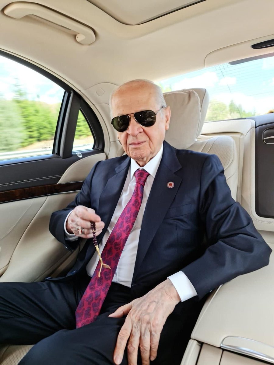 <a href="/YildizFeti/">Feti Yıldız</a> " Sayın başkanım," #MemurDisiplinAffı " bekliyoruz.
#memurdisiplinaffi
#memurdisiplinaffi
Sayın Vedat Işıkhan sözünüz vardı
@TurkiyeKamusen talebiniz vardı
YÜZBİNLERCE MEMUR ve Ailesi DİSİPLİN AFFI İSTİYOR
<a href="/RTErdogan/">Recep Tayyip Erdoğan</a> <a href="/dbdevletbahceli/">Devlet Bahçeli</a>  <a href="/Mustafa_Destici/">Mustafa Destici</a>  <a href="/memetsimsek/">Mehmet Simsek</a> <a href="/isikhanvedat/">Prof. Dr. Vedat Işıkhan</a>