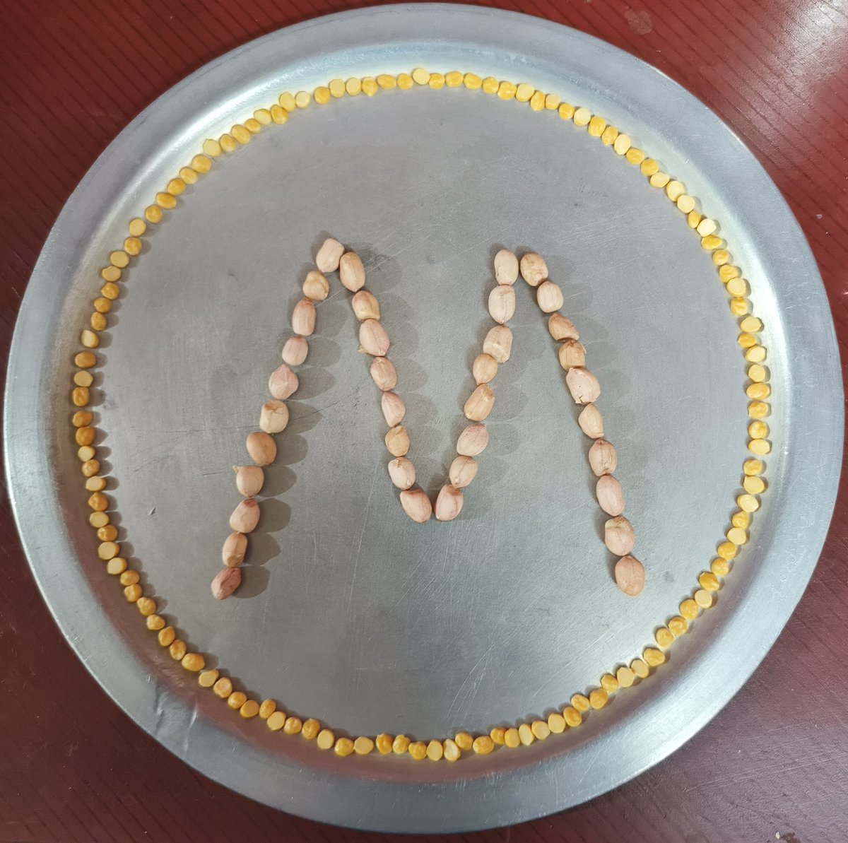 VasaveRenuka's tweet photo. As I'm A Proud Indian๐ฎ๐ณ Girl who loves to Cook, so I used some cooking Ingredients to create The Best Logo inn the World. ๐โค
#MotoLogoChallenge
#MotorolaEdge60STYLUS
#HelloMoto
#FlexYourCreativity
@motorolaindia https://t.co/7ZItAxwo2o
