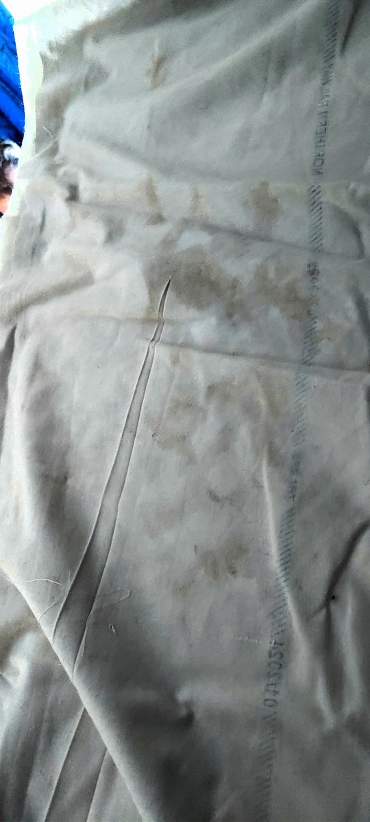 jpshetty70's tweet photo. @IRCTCofficial I have boarded 12284 Duronto Express.
Sealed bedsheets are so dirty.
First one had shoe marks
Second one is also dirty. See picture.
Even the napkins were dirty.

Food they gave was all mixed up..
Paneer dish had some other sabzi also. https://t.co/0w6dHv9D3u