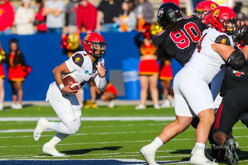 JamesALight's tweet photo. Ferris State Offense - Unbalanced RPO Package (D2 National Championship Game) 🧵

- Load Counter (3 Pullers) + Orbit Bubble
- Load Power (Kick &amp; 2 Pullers) + Orbit Bubble
- GT Q Counter + T Wheel https://t.co/CqNZRU1gru