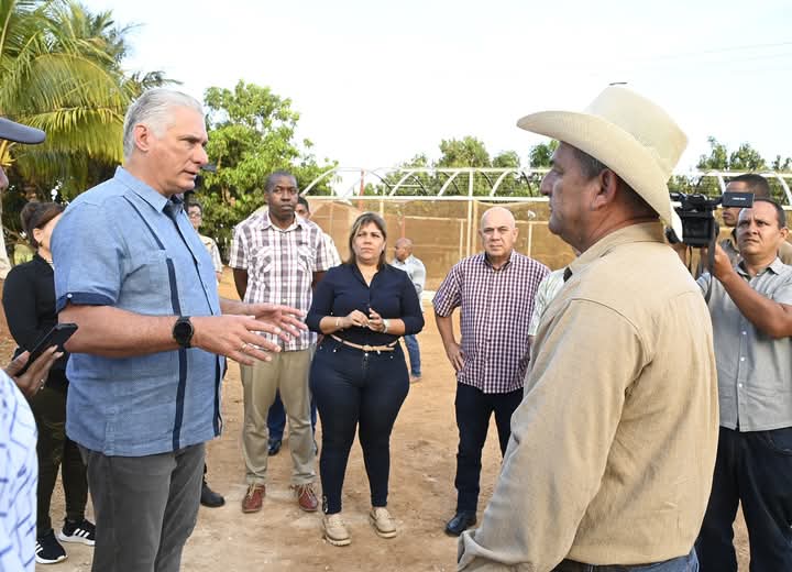 Felicidades <a href="/DiazCanelB/">Miguel Díaz-Canel Bermúdez</a> hoy le deseamos desde #Mayabeque muchos años más y que nos siga acompañado. Gracias por su ejemplo de humildad, nobleza y lealtad sin límites a #Fidel #Raúl y la #Revolución . <a href="/DrRobertoMOjeda/">Dr. Roberto Morales Ojeda</a> 
<a href="/PartidoPCC/">Partido Comunista de Cuba</a>