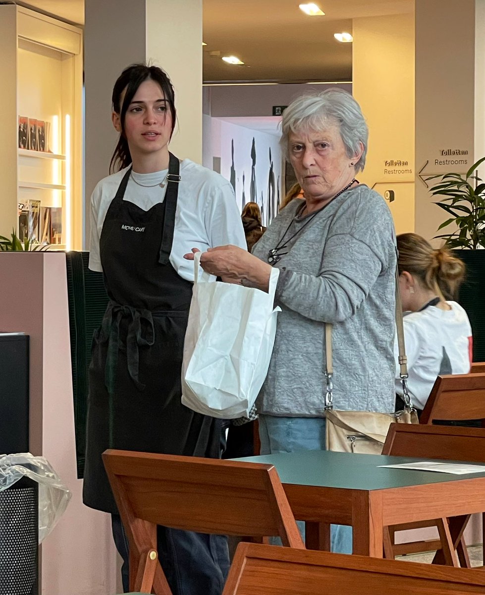 The WineSmacker tweet media