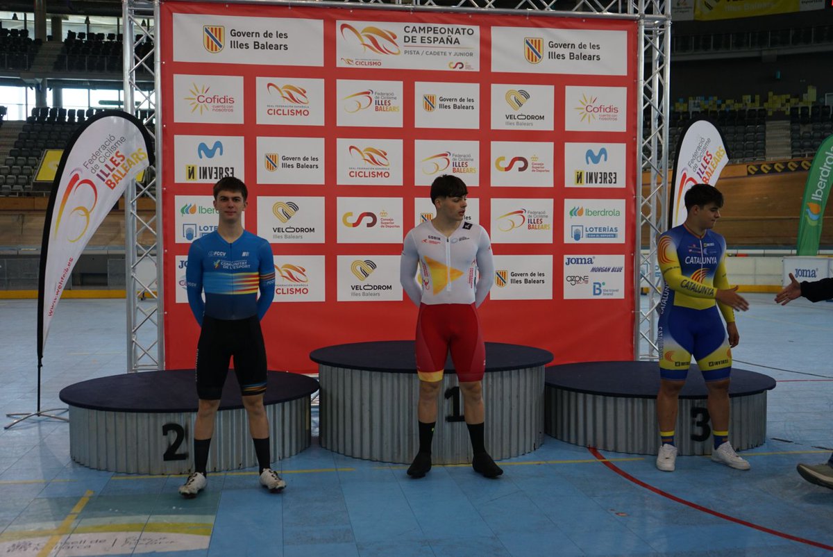 CAMPEÓN DE ESPAÑA 🏆🥇🇪🇸

🤩 Pedro José Nicolás se alza con el título nacional de Velocidad Junior tras una brillante actuación 

✌️ El primer título de la #SeleccionFCRM en estos #CEJuniorCadetePalma25 

ENHORABUENA 👏

#Murciaciclismo #CiclismoRegiondeMurcia