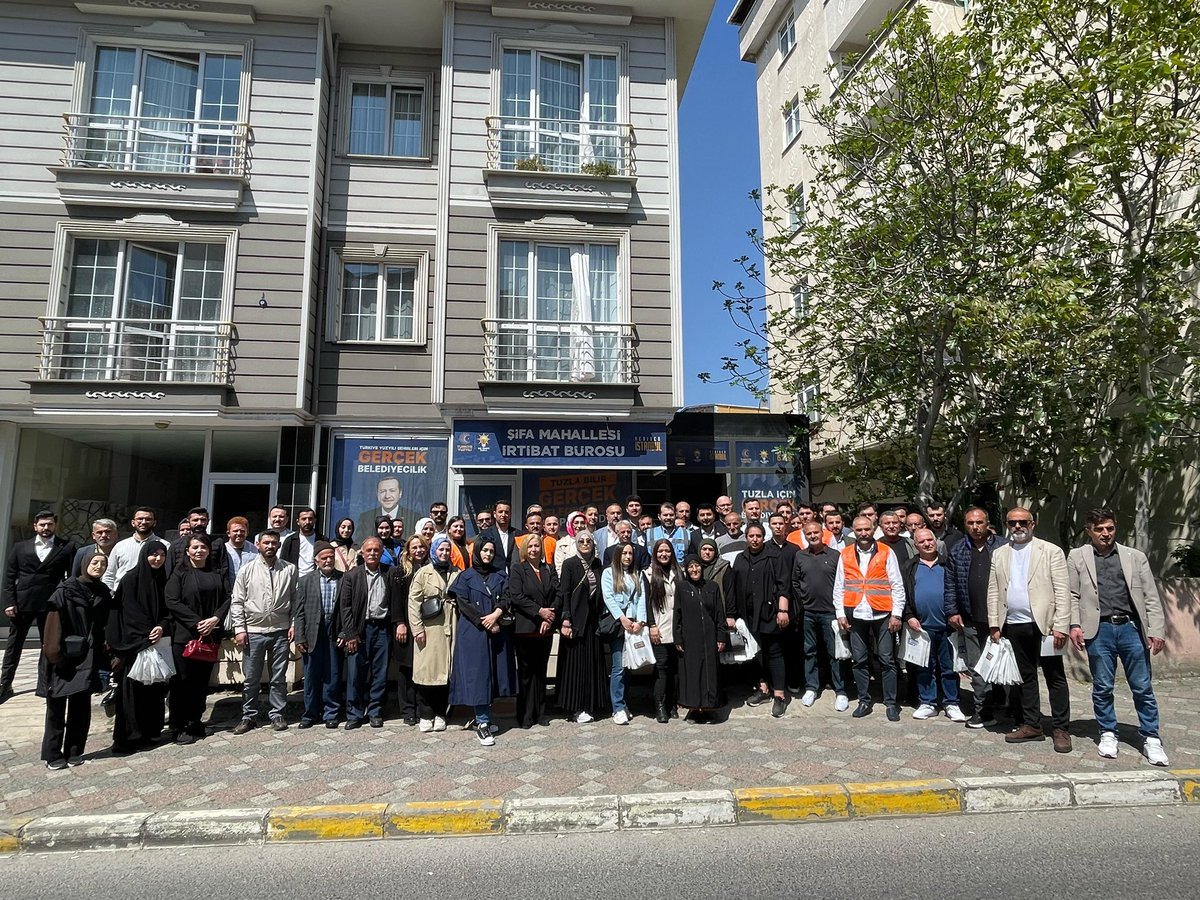 tuzlaakgenclik's tweet photo. Tuzla AK Parti Gençlik Kolları olarak Şifa Mahallesi’nde gerçekleştirdiğimiz hane ziyaretlerinde bizleri samimiyetle ağırlayan tüm hemşehrilerimize gönülden teşekkür ederiz. Güzel sohbetleriniz ve sıcak muhabbetiniz için teşekkür ederiz .

#HerMahallesiyle Tuzla https://t.co/0O4FN50KfP