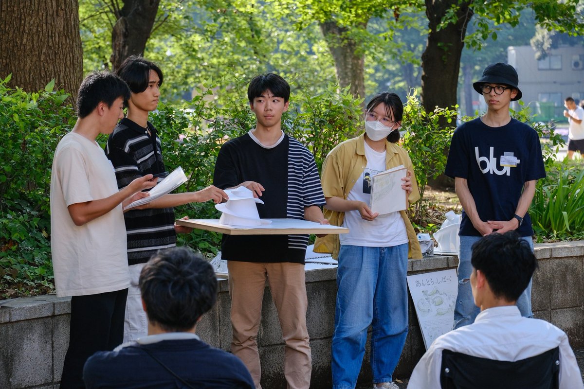ground_level_'s tweet photo. GL交流会2024も上野公園で開催しました
テーマは「大阪・関西万博」
万博では若手建築家が設計した
トイレ・展示施設・休憩所・ポップアップステージをグループで即日設計しました！講評は、万博に携わられている吉村靖孝先生と斎藤信吾先生にして頂きました！
#GL交流会 
#万博
#春から建築学生 https://t.co/uvNPZbxg4K