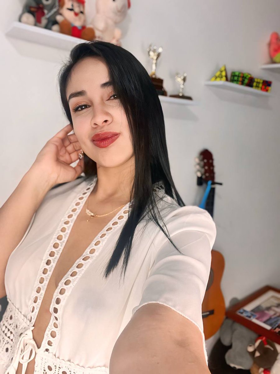 je montre mes s€ins 🍒et bien plus pour les 500 premiers qui like et rt ce post