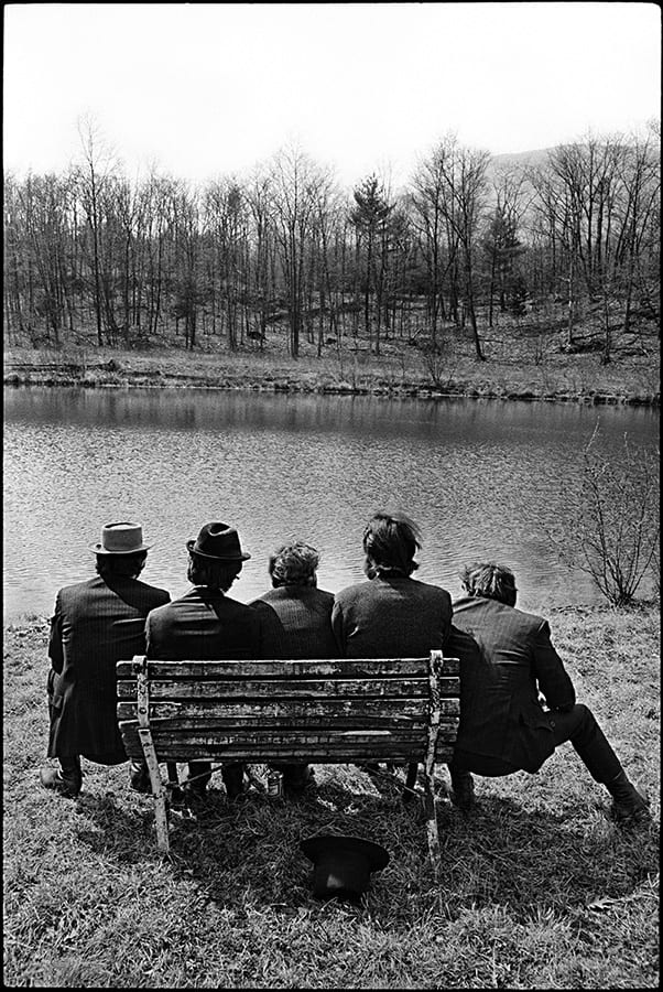 rickdankopage's tweet photo. Happy Easter!🐰 

The Band behind Big Pink, Easter Sunday 1968

Photo by Elliott Landy https://t.co/8EXDPCgrpp