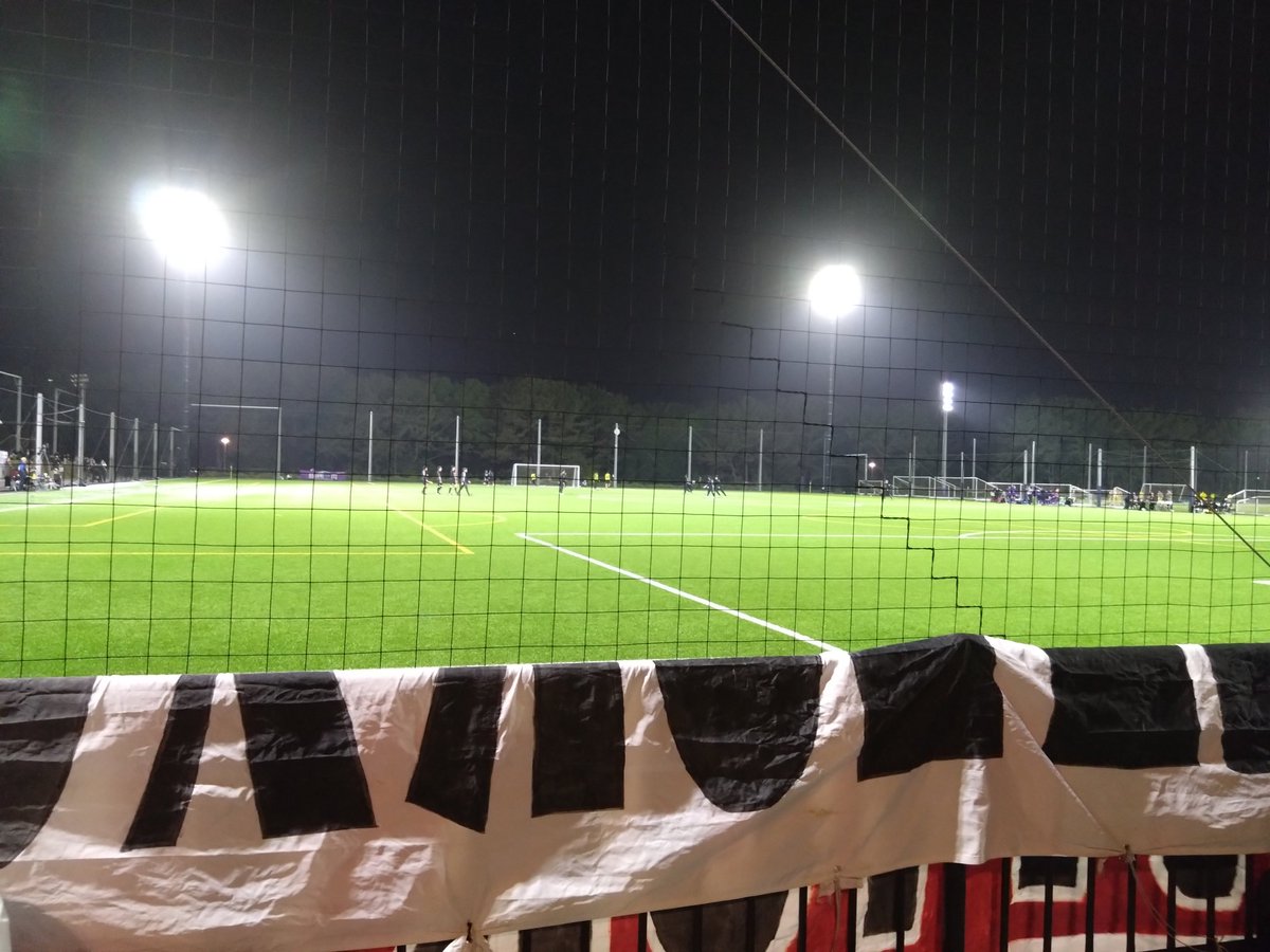 今日は仕事の後に初の関東1部リーグ 東京23FCの応援に行って来てました
ゴール裏のチャント格好良かったです
試合も勝てて良かった〜
