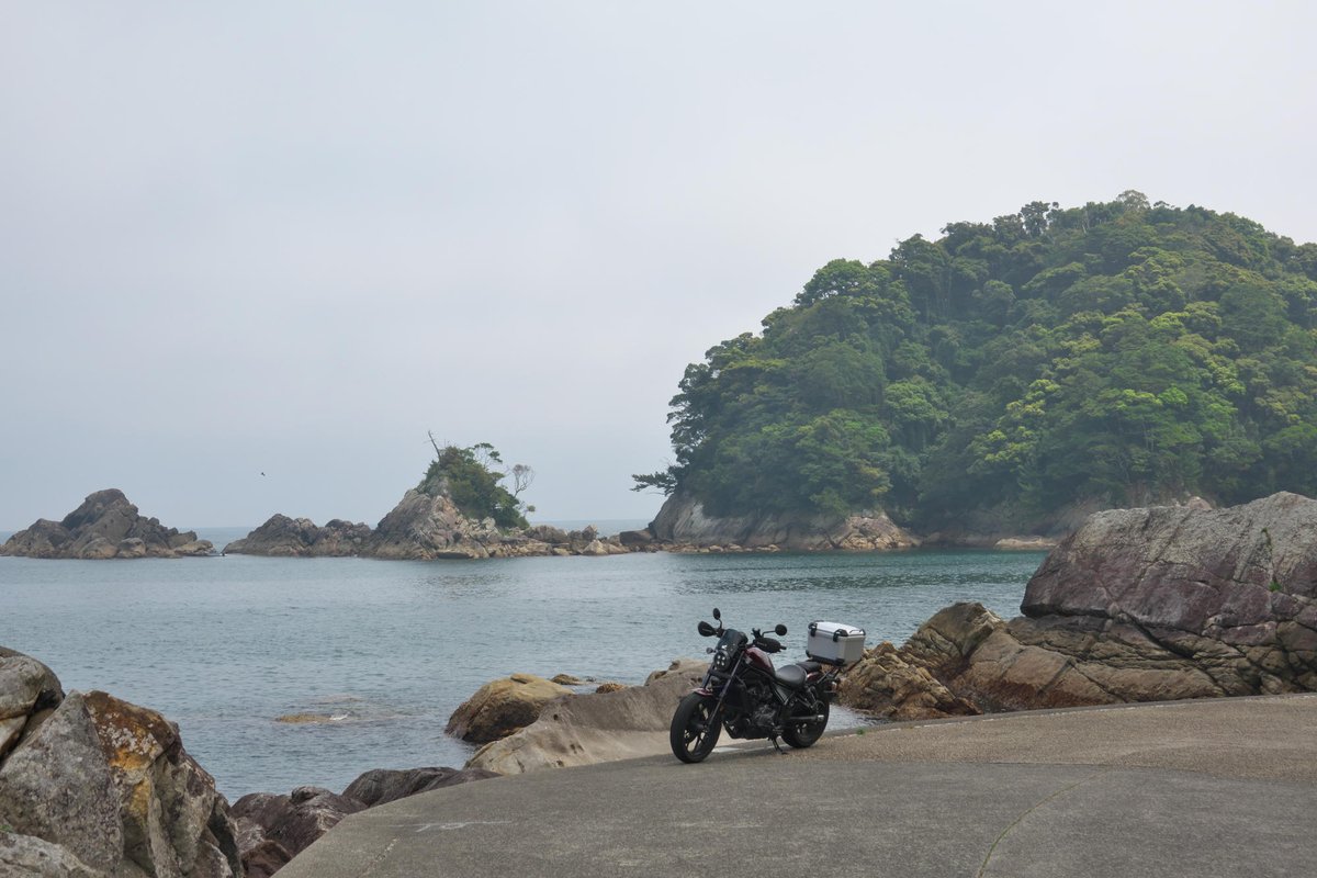 crossganner26's tweet photo. 土曜日の魚梁瀬ダムツーリング、写真現像&編集だん!いつものような寄り道撮影は少なかったけど、楽しかった(*´ω`*)
#先行チラ見せ
#α7
#RX10M3
#RX100M6
#RX0
#旅に出たくなる写真
#HONDA
#HONDAが美しい
#SC83
#レブル1100
#ジャンプ
#ダム
#沈下橋 https://t.co/lxOBxU3ZzO
