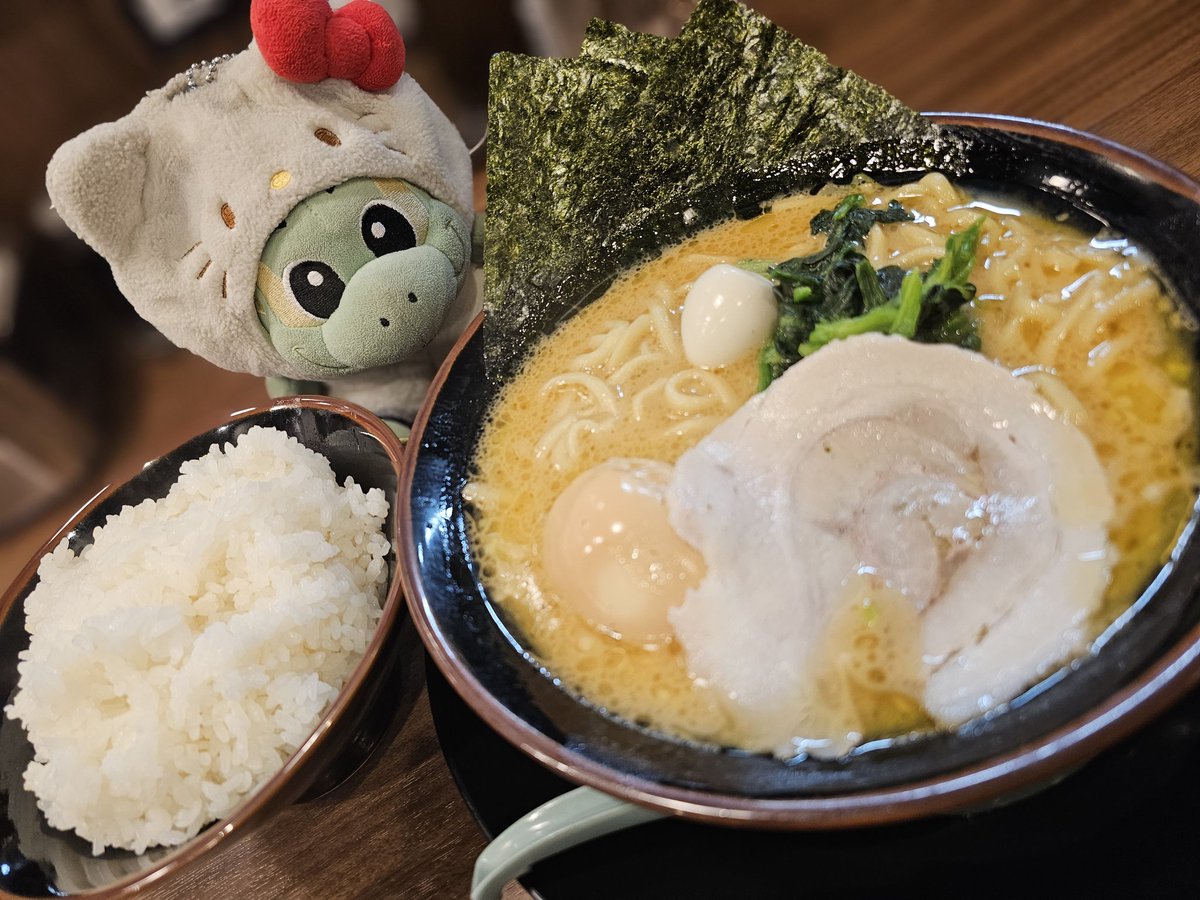 横浜家系ラーメン福まし家
ヤケ食いして苦しいよ(笑)
ちびロビーくん🐢