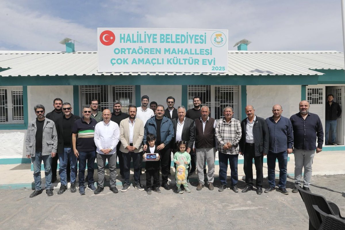 Ortaören Mahallemizde hizmete açtığımız Çok Amaçlı Kültür Evinde, Mahalle Muhtarımız Sn. Semih Uludağ ve vatandaşlarımızla bir araya geldik. 

Yeni kültür evimiz; taziye, düğün ve sosyal etkinliklere ev sahipliği yapacak, mahalle sakinlerimizin ortak yaşam alanı olacak.