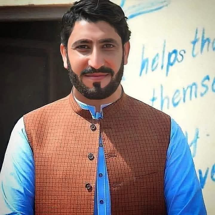 Noorullah_PTM's tweet photo. ده پښتانه قام داغه اتلان ده قام په خاطر رياست په وچ زور نيولي دي. موږ قام ته پکار دئ چي ده هر ظلم سره سره ده ديه رياستي ظلم خلاف هم ږغ پورته کړو.
ده ديه مظلومانو ده پاره ږغ پورته کول پر هر پښتانه افغان فرض دئ.
#ReleaseAllPTMActivists https://t.co/YuOK6PWaAh
