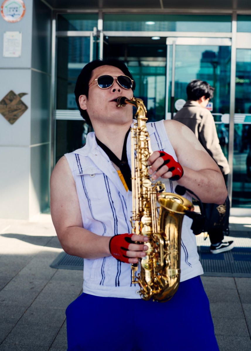 do_it_now_'s tweet photo. #부코

#epicsaxguy https://t.co/WFfrPxaILD