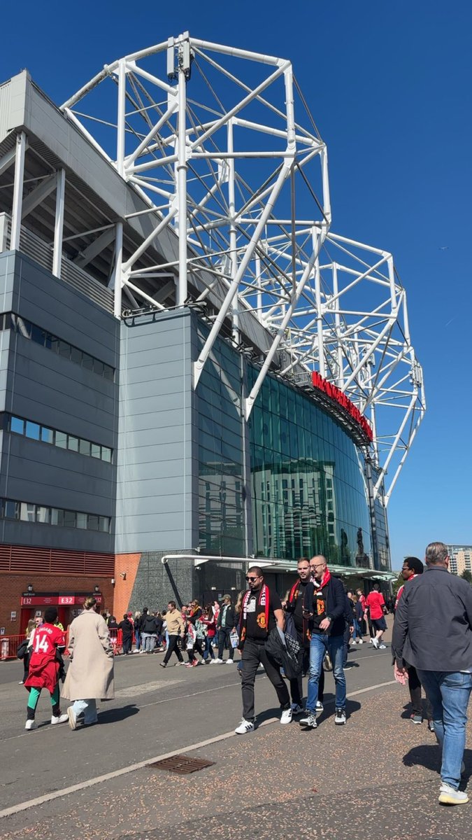 first PL game 🥰🐺