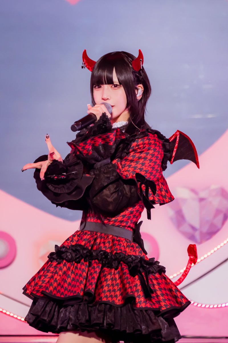 AVAM_Official's tweet image. ライブ写真で振り返る 📸 #AVAM

💜月深 乃絢@noa_AVAM
🩷姫宮 ゆか@yuka_AVAM
🤍佐伯 七海@nanami_AVAM
 
#DevilUp! どうでしたか〜👀💞
ステージから見たみんなすっごく楽しそうでうれしかったよ✨️
また一緒に最高の景色をつくろうねっ❣️

#AVAM  #アベアム  #AVAM2周年Zepp