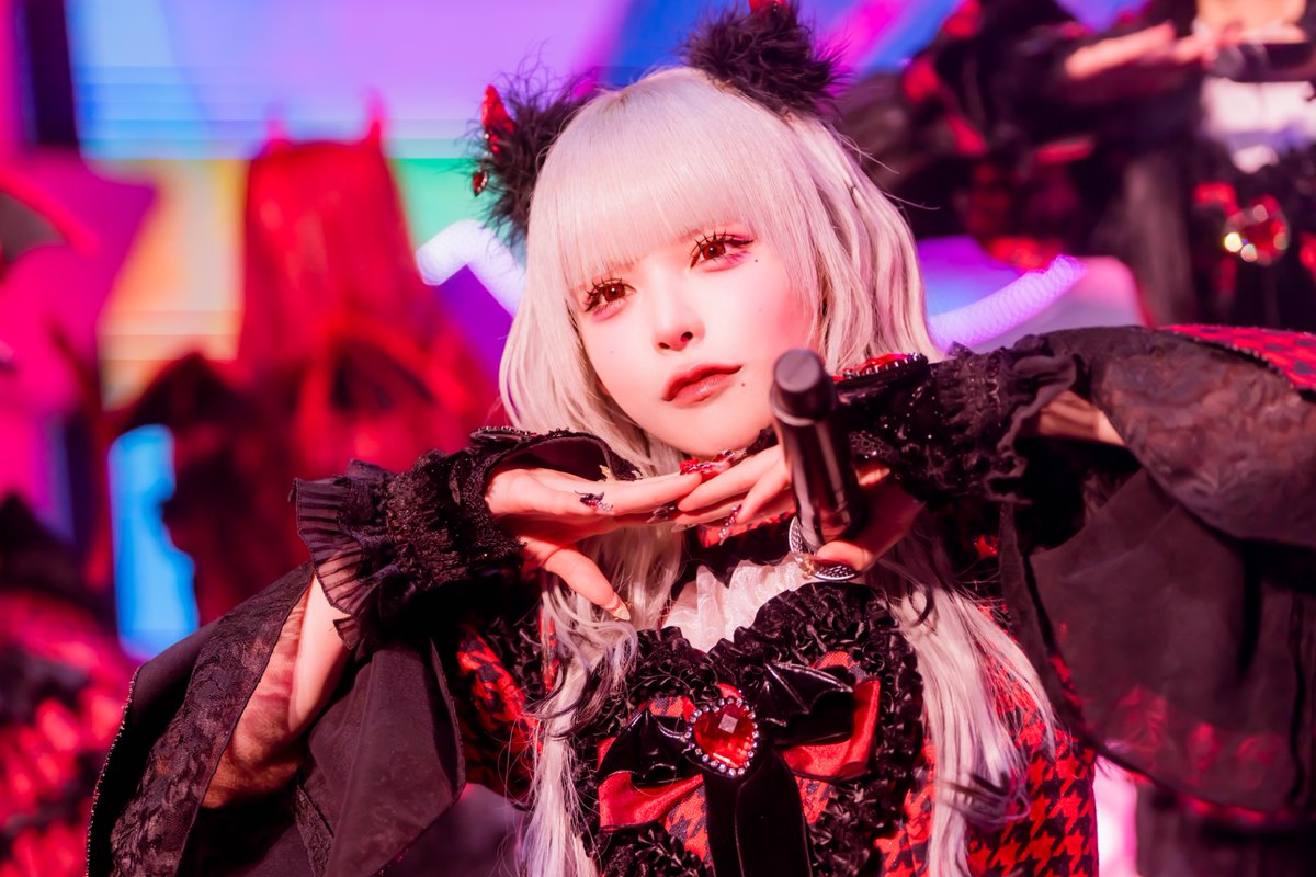 AVAM_Official's tweet image. ライブ写真で振り返る 📸 #AVAM

💜月深 乃絢@noa_AVAM
🩷姫宮 ゆか@yuka_AVAM
🤍佐伯 七海@nanami_AVAM
 
#DevilUp! どうでしたか〜👀💞
ステージから見たみんなすっごく楽しそうでうれしかったよ✨️
また一緒に最高の景色をつくろうねっ❣️

#AVAM  #アベアム  #AVAM2周年Zepp