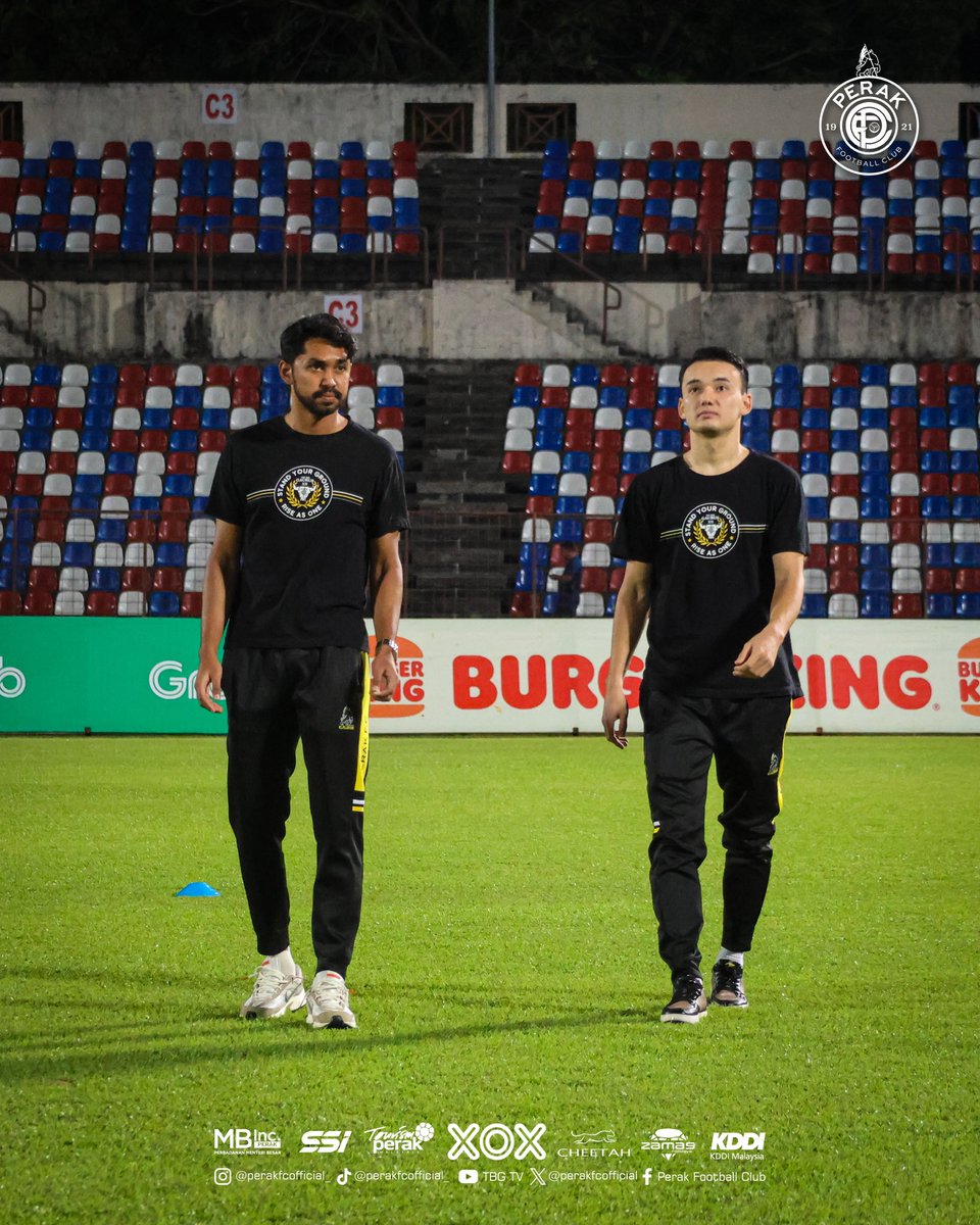 𝐓𝐄𝐀𝐌 𝐀𝐑𝐑𝐈𝐕𝐀𝐋!

Ketibaan pasukan Perak FC di Stadium Likas menjelang perlawanan terakhir Liga Super menentang Sabah FC pada malam ini.

🤍💛🖤

#SABvPRK