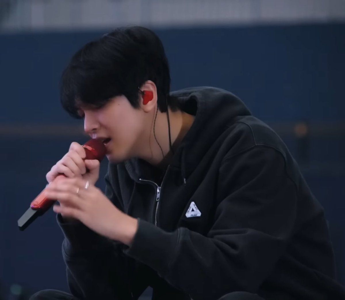 nhhamddeo's tweet photo. 와 미친 커플
한 명은 커플 모자 쓰고 한 명은 선물해준 후집 입고 ㅋㅋㅋㅋㅋㅋㅋ https://t.co/ozv2D9QYWb